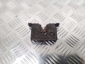   Engine cover lock 