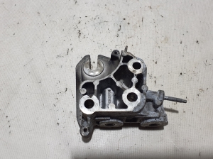   Engine holder 