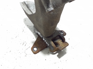  Engine holder 