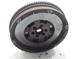  Clutch flywheel 