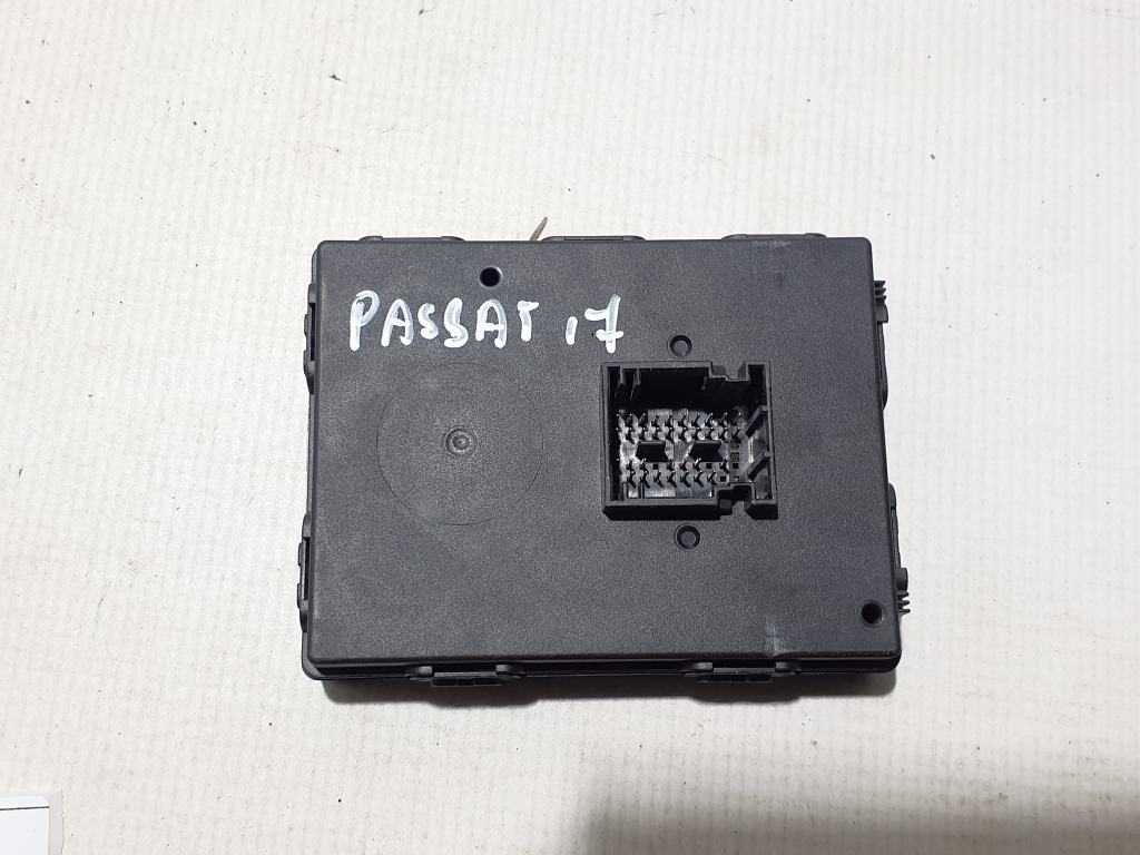 VOLKSWAGEN Passat B8 (2014-2023) Kiti valdymo blokai 3Q0959435E 23143596