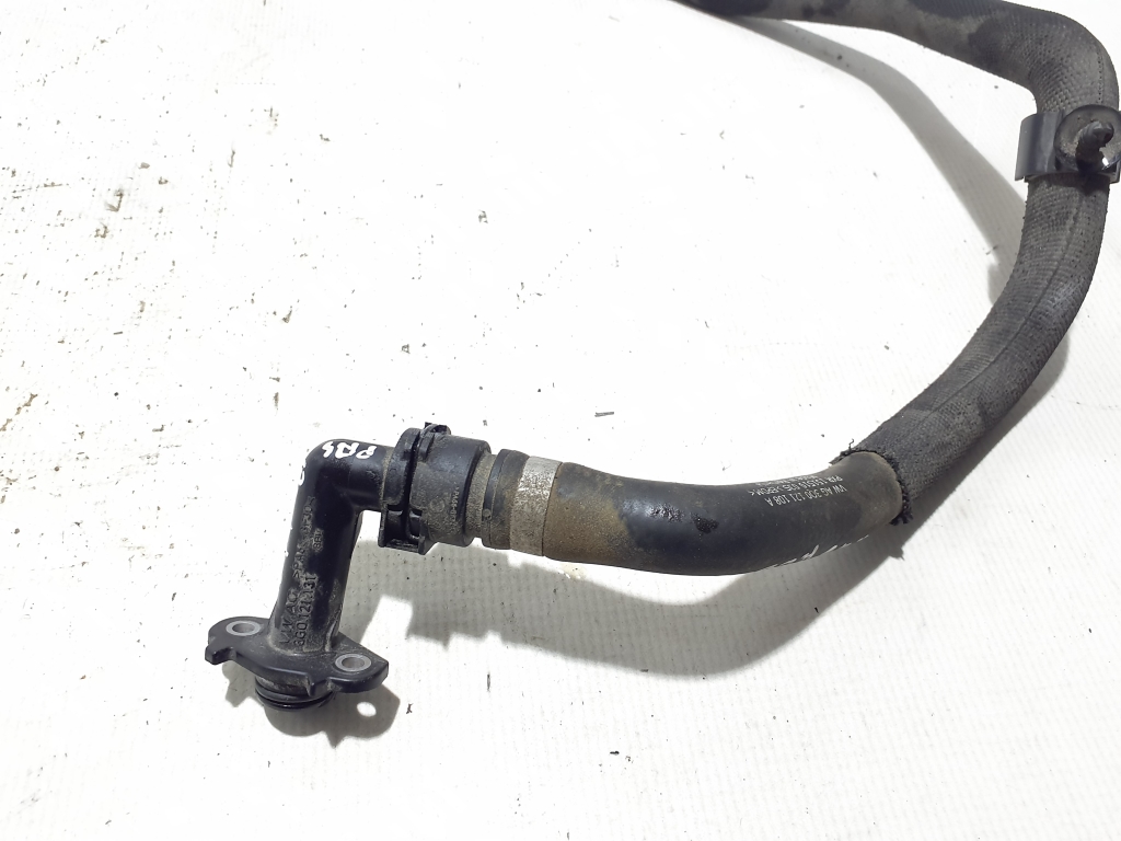 VOLKSWAGEN Passat B8 (2014-2023) Durite de radiateur d'eau côté droit 3Q0121108A 23163542