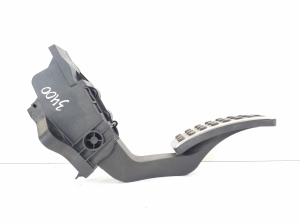 Mercedes Benz GLA-Class 156 (2013–2019) Accelerator pedal - 2
