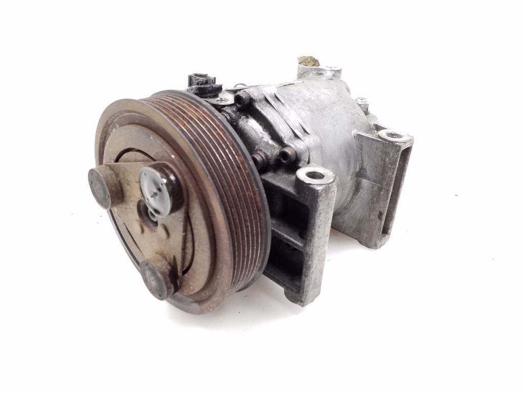 NISSAN Terrano R20 (1996–2007) Konditsioneeri kompressor 92600EB40B NISSAN Terrano R20 (1996–2007) Konditsioneeri kompressor 92600EB40B