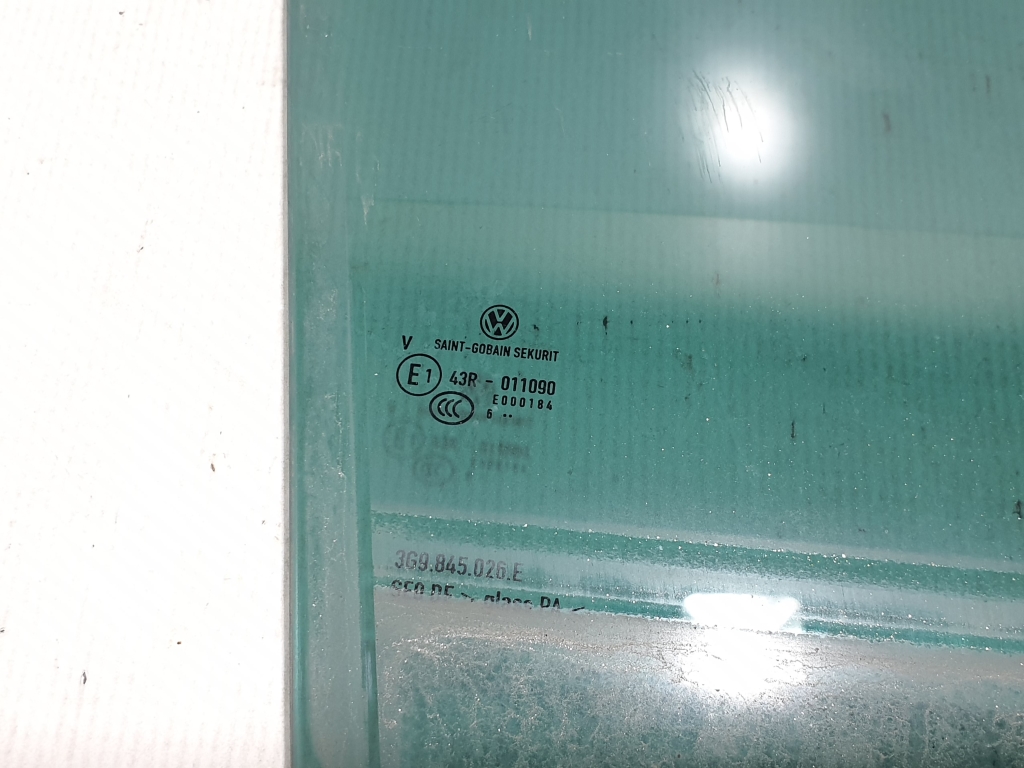 VOLKSWAGEN Passat B8 (2014-2023) Labās puses bīdāmo durvju stikls 3G9845026E 23170851