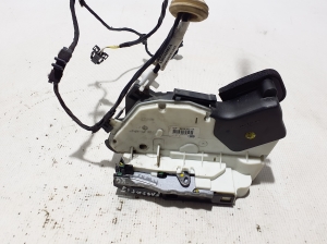 Volkswagen Passat B8 (2014–2023) Rear side door lock 5E0839015A - 4