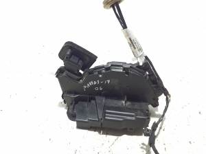Volkswagen Passat B8 (2014–2023) Rear side door lock 5TA839016E - 5