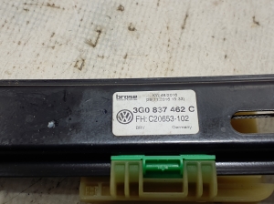 Volkswagen Passat B8 (2014–2023) Priekšējo durvju logu pacēlājs 3G0837462C - 3