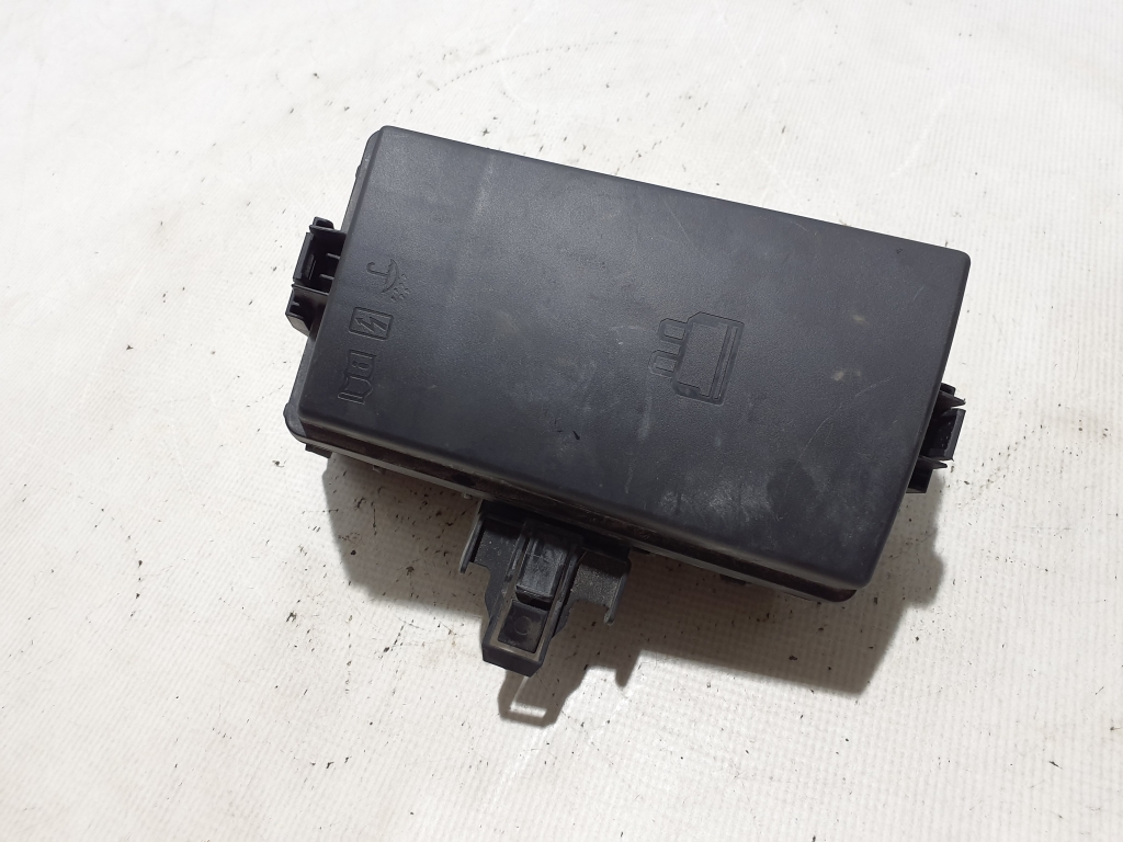 VOLKSWAGEN Passat B8 (2014-2023) Fuse box 5Q0907361B 23232323