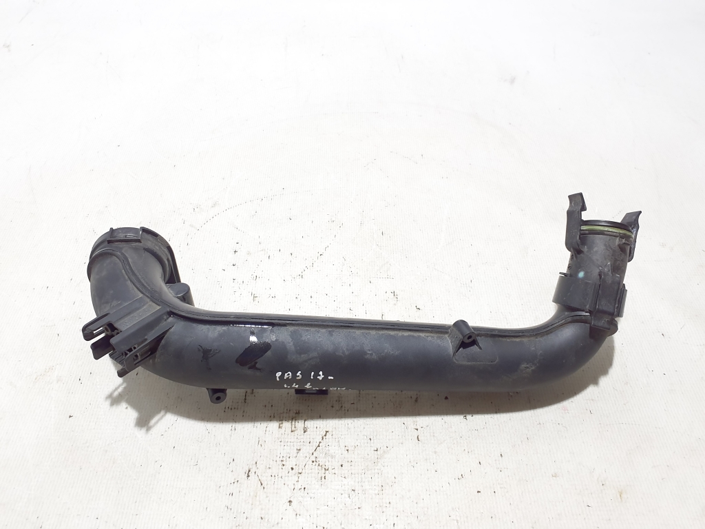 VOLKSWAGEN Passat B8 (2014-2023) Other tubes 04E145673P 23232303