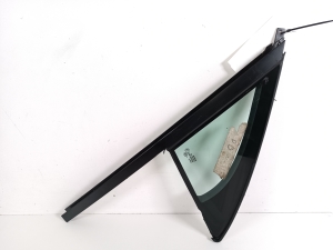 Front door quarter glass - 7P0845114D
