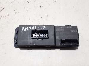  Trunk lid control module 