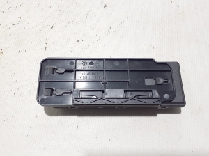  Trunk lid control module 