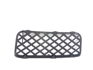 Volkswagen Touareg I (2002–2010) Front bumper lower grille 7L6853676 - 2