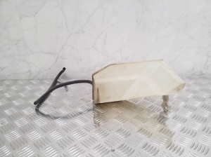 Infiniti FX (2002–2008) Coolant reservoir - 3