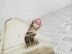 Infiniti FX (2002–2008) Coolant reservoir - 5