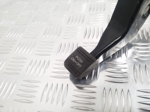 Infiniti FX (2002–2008) Parking brake pedal - 4