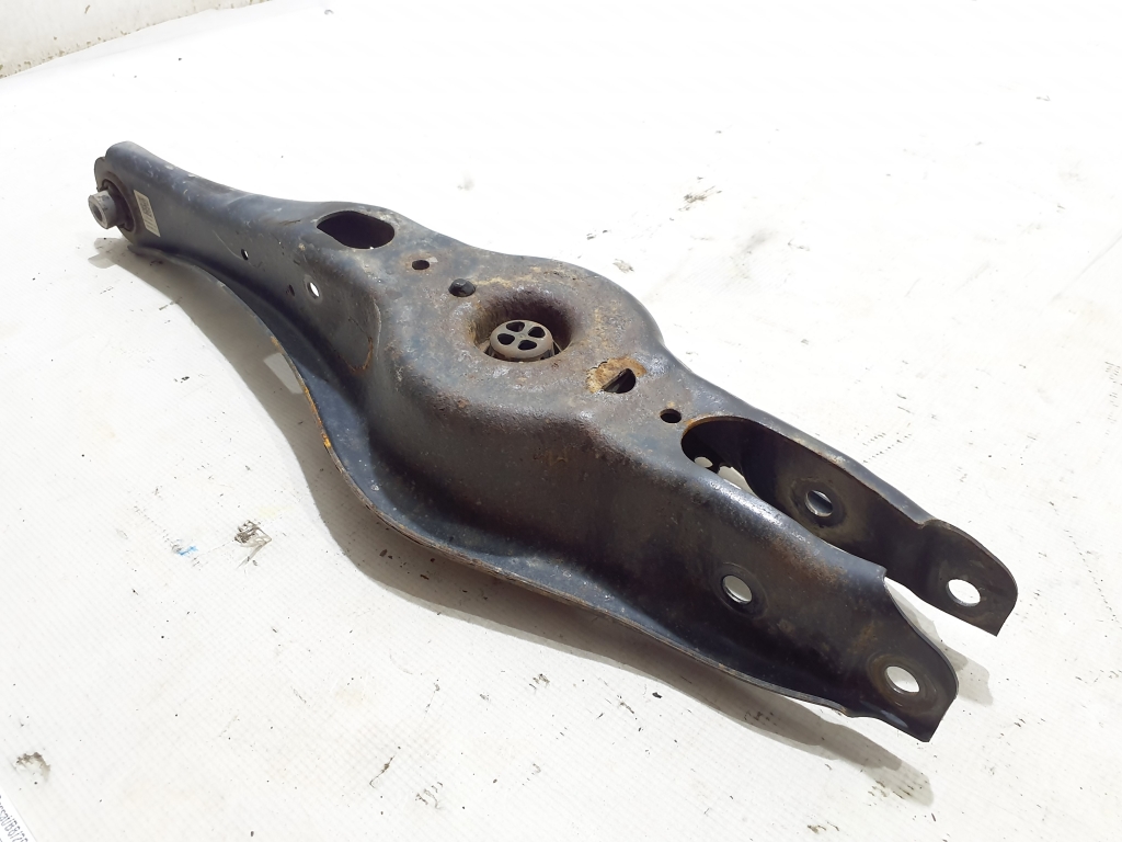 VOLKSWAGEN Passat B8 (2014-2023) Rear Right Arm 3Q0505311G 23196191