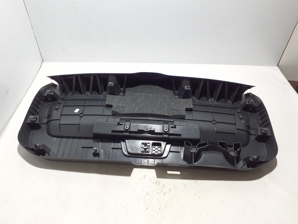 VOLKSWAGEN Passat B8 (2014-2023) Takaluukun verhoilu 3G9867605 23311064