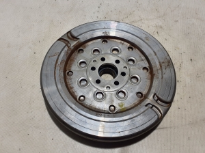  Clutch flywheel 