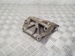 Infiniti FX (2002–2008) Engine bracket AF8R - 4