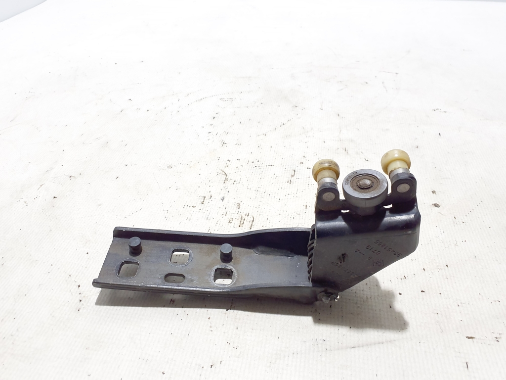 RENAULT Trafic 3 generation (2014-2023)  Sliding door lower bracket 777645238R 23245653