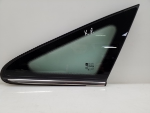 Front body quarter glass - E643R007951