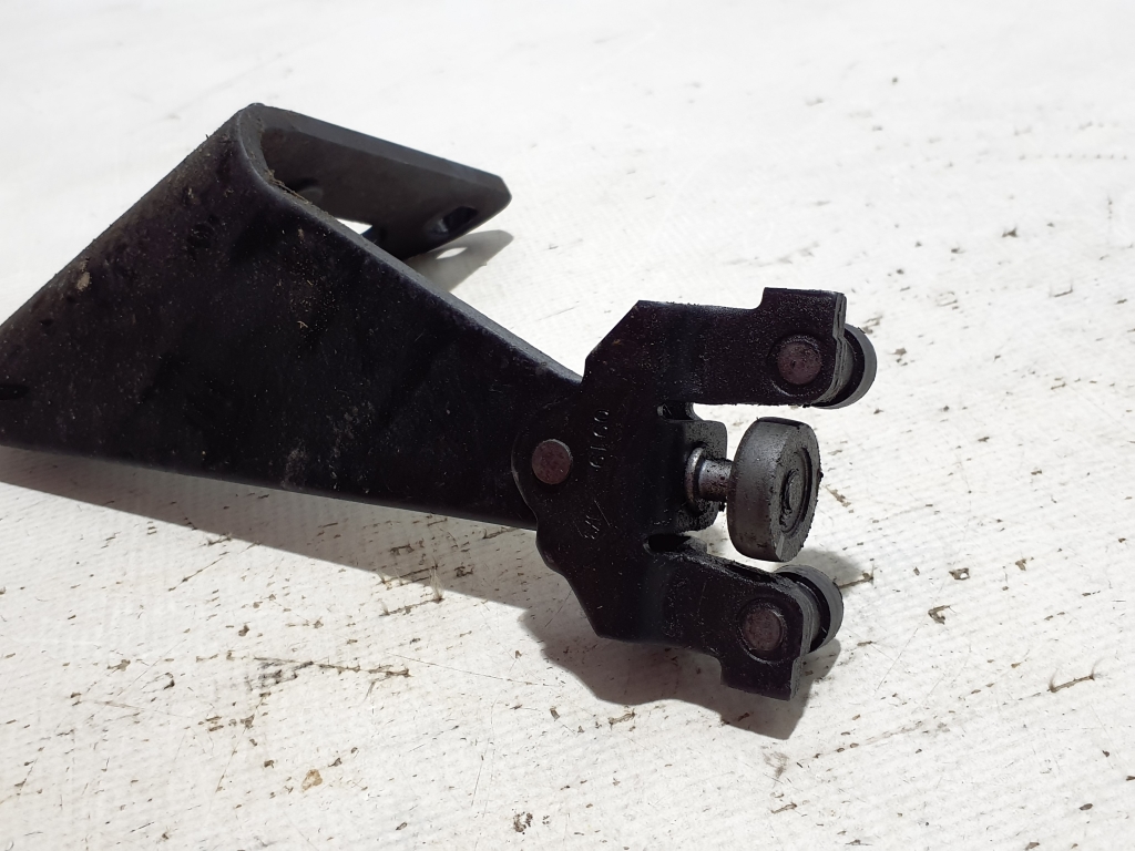 RENAULT Trafic 3 generation (2014-2023)  Sliding door lower bracket 745965439R 23291378