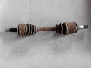 Mitsubishi L 200 (2015–2026) Antriebswelle vorne und ihre Teile 3815A581 - 2