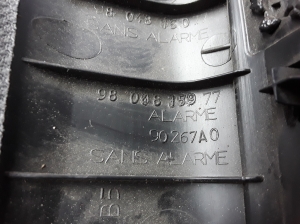 Citroen DS5 (2011–2019) Priekšējā statņa iekšējā apdare pie stikla 9804815977 - 3