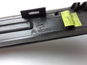 Citroen DS5 (2011–2019) Windshield pillar outer molding 9687248080 - 2