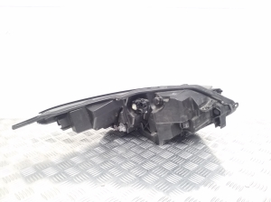 Honda CR-V (2016–2026) Headlight 10062296 - 7