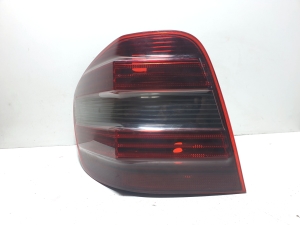 Mercedes Benz ML-Class 164 (2005–2011) Eckleuchte hinten 404121L  404181L - 2