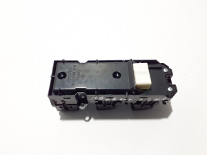 TOYOTA Hilux (2015–2020) Front door glass switch 840400K021 - 2