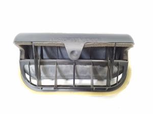  Rear wing ventilation grille 