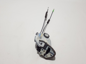 TOYOTA RAV 4 A5 (2019–2026) Rear side door lock 6905048060 - 3
