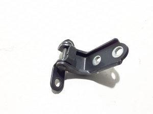TOYOTA RAV 4 A5 (2019–2026) Rear side door lower hinge 6878033050 - 2