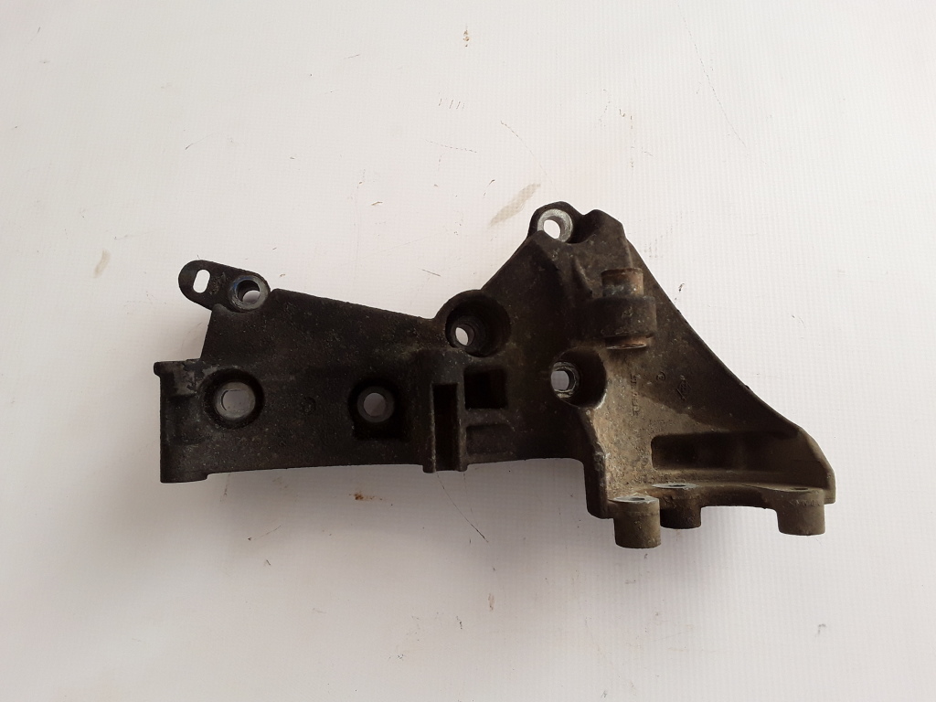RENAULT Clio II (1998–2005) Alternator bracket 8200393718 RENAULT Clio II (1998–2005) Alternator bracket 8200393718