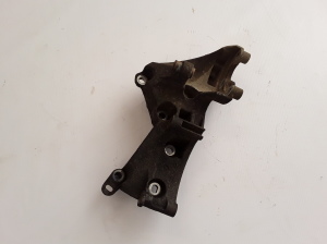 RENAULT Clio II (1998–2005) Alternator bracket 8200393718 - 2