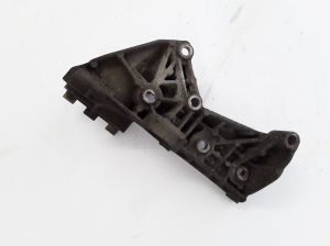 RENAULT Clio II (1998–2005) Alternator bracket 8200393718 - 3