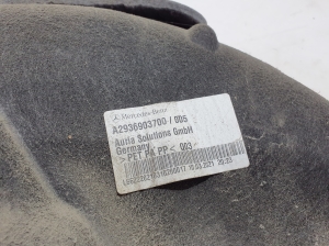 Mercedes Benz EQC N293 (2019–2026) Aizmugurējais apakšspārns A2936903700 - 2