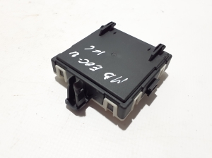 Mercedes Benz EQC N293 (2019–2026) Rear side door control unit A1679004511 - 3