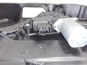Mercedes Benz EQC N293 (2019–2026) Aizmugurējo durvju logu pacēlājs A2537308202 - 4