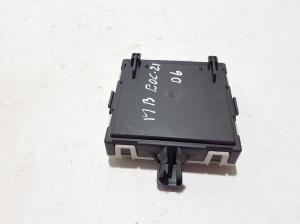  Rear side door control unit 