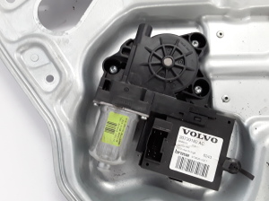 VOLVO S40 II (2004–2013) Aizmugurējo durvju logu pacēlājs 8679082 - 2