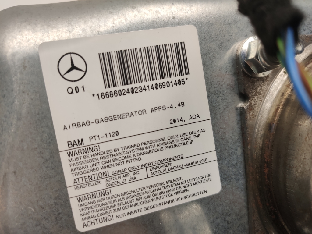 MERCEDES-BENZ M-Class W166 (2011-2015) Airbag SRS na prístrojovej doske A1668602402 23393984