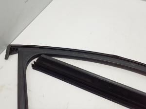 Mercedes Benz EQC N293 (2019–2026) Esiukse tihenduskumm A2937250700 - 2