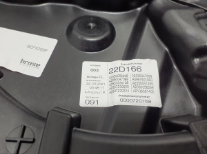 Mercedes Benz EQC N293 (2019–2026) Priekšējo durvju logu pacēlājs A2537206503 - 4