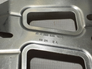 Mercedes Benz EQC N293 (2019–2026) Sonstiger Halter A2935451500 - 3