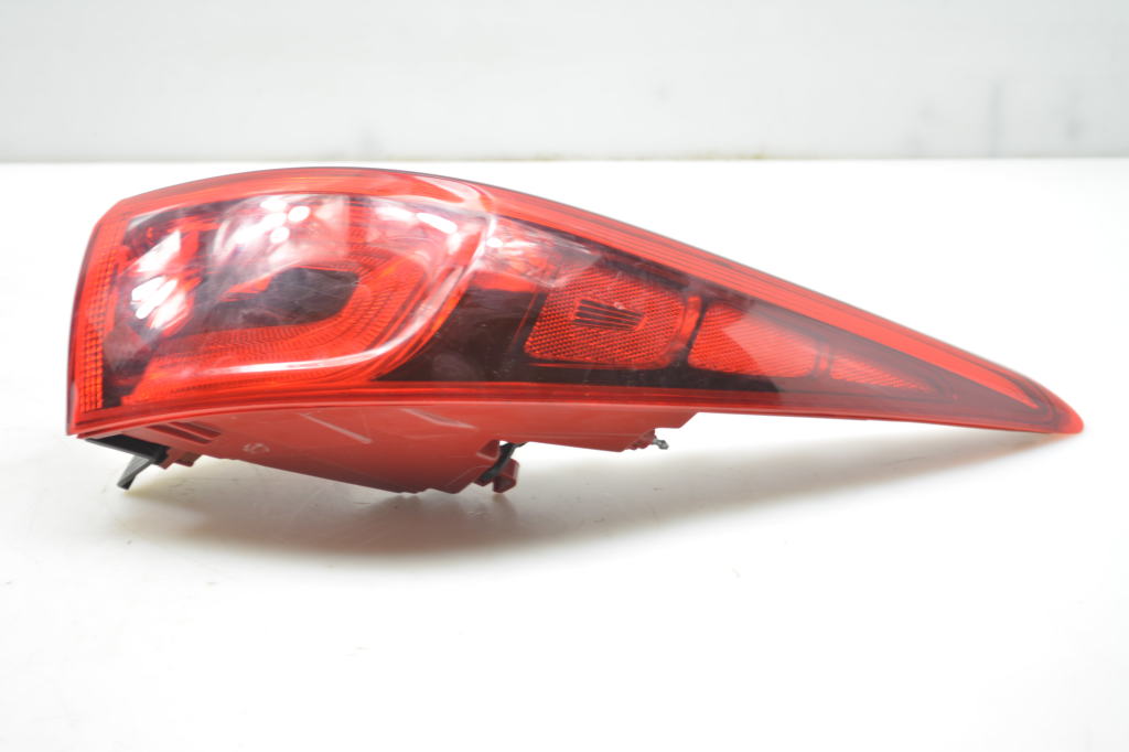 Kia Sportage (2016–2021) Eckleuchte hinten 92402F10 Kia Sportage (2016–2021) Eckleuchte hinten 92402F10